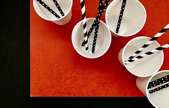 飲み会が盛り上がるおすすめゲーム16選！少人数・大人数別に紹介