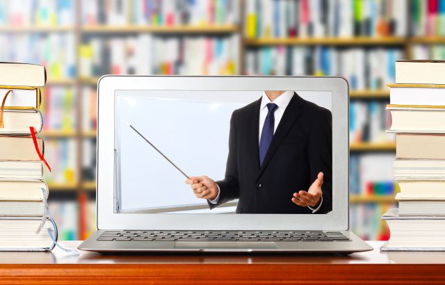 ウェビナーの意味は？特徴やメリット・デメリットについても解説！