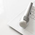 ファシリテーターの意味や役割は？司会との違いや進め方のコツ！