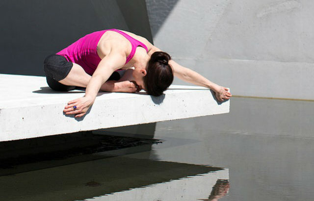 ヨガインストラクターとして副業で活躍する方法