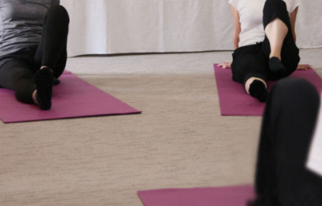 落ち着いた環境が大切なヨガの教え方とマナー