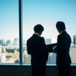 OJT研修の意味や目的は？メリット・デメリットや進め方も紹介！