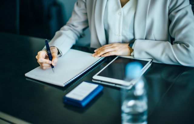 【書き方の参考例あり】議事録のフォーマットや項目をチェックしよう