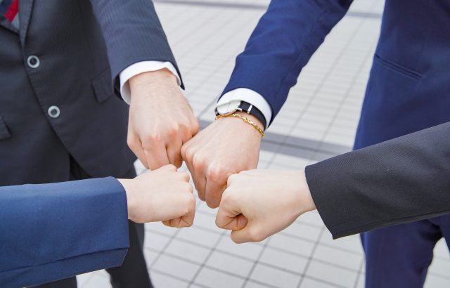 チームビルディングとは？意味や目的・手法やメリットも調査！