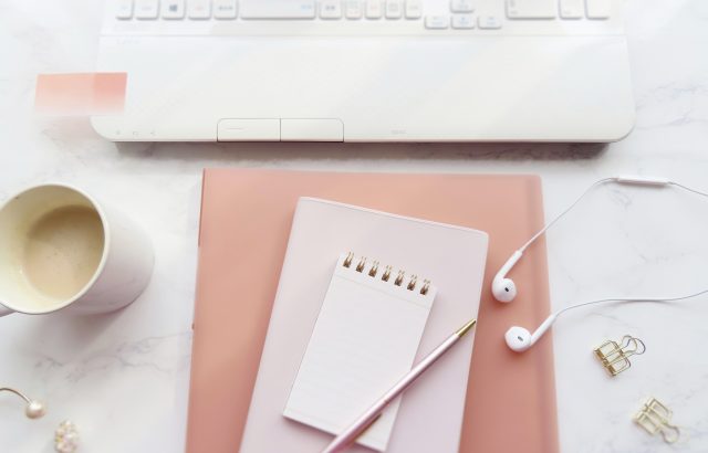 Zoom会議で議事録を作成する方法まとめ！文字起こし機能も便利！