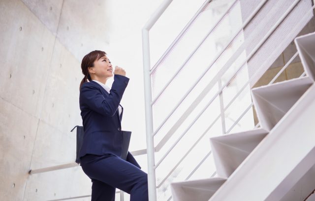 ホーソン効果とは？ピグマリオン効果との違いや活かす方法・具体例も