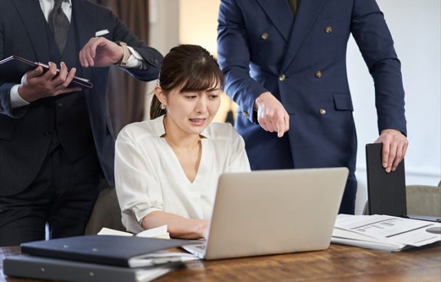 リモハラ・テレハラとは？実際のハラスメントの種類や原因・対策を詳しく解説