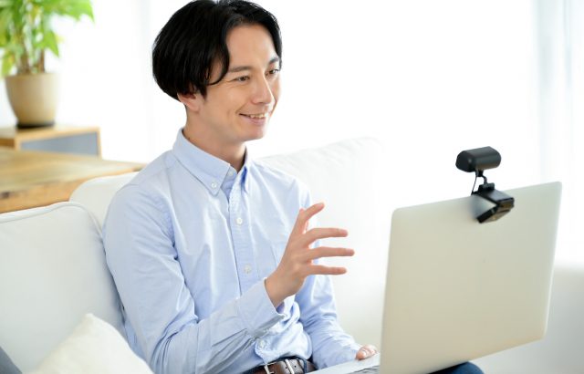 オンラインとリアルのコミュニケーションの違いを解説！物足りない理由や工夫できる対策とは