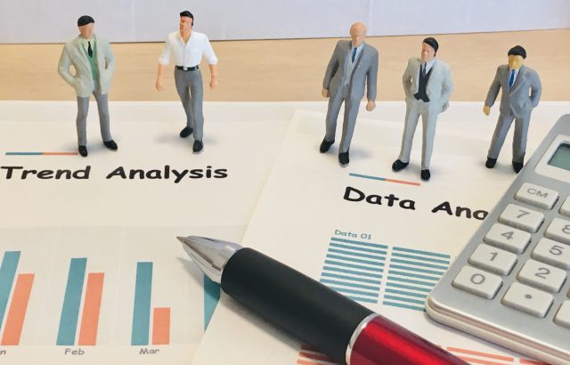 VRIO分析とは？目的や作成方法・活用事例や問題点も解説！