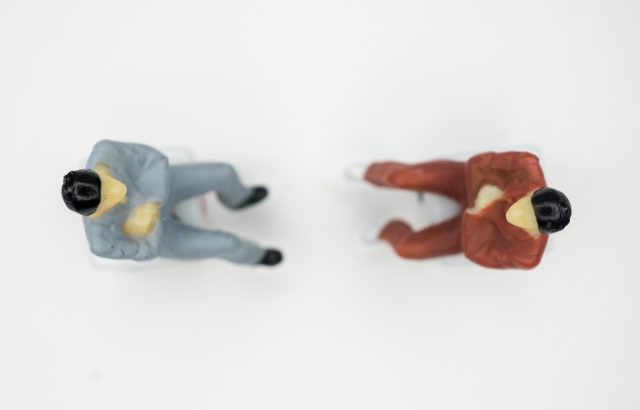 ピアプレッシャーの意味とは？メリット・デメリットに効果的な活用法も！