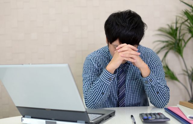 過重労働の定義や基準は？問題点や防ぐための対策についても紹介！