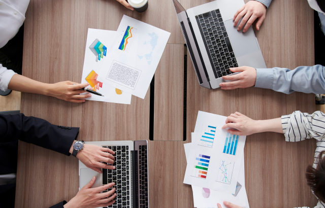 企業におけるコンフリクトとは？発生する理由や解決方法も！